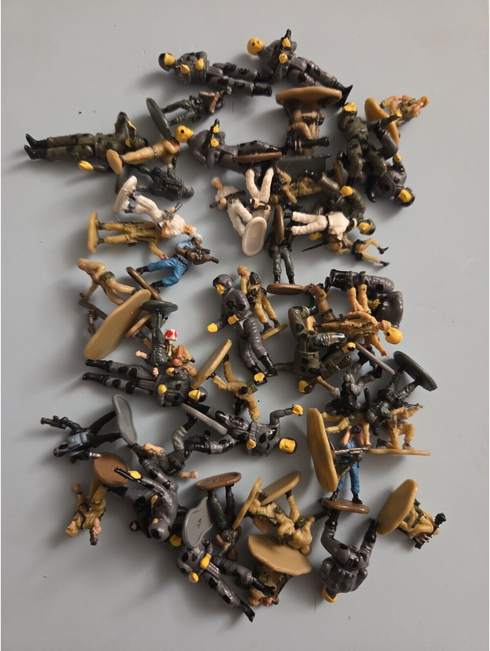 21st Century Toys 1:32 Soldiers Lot Of 51 Micro Soldiers